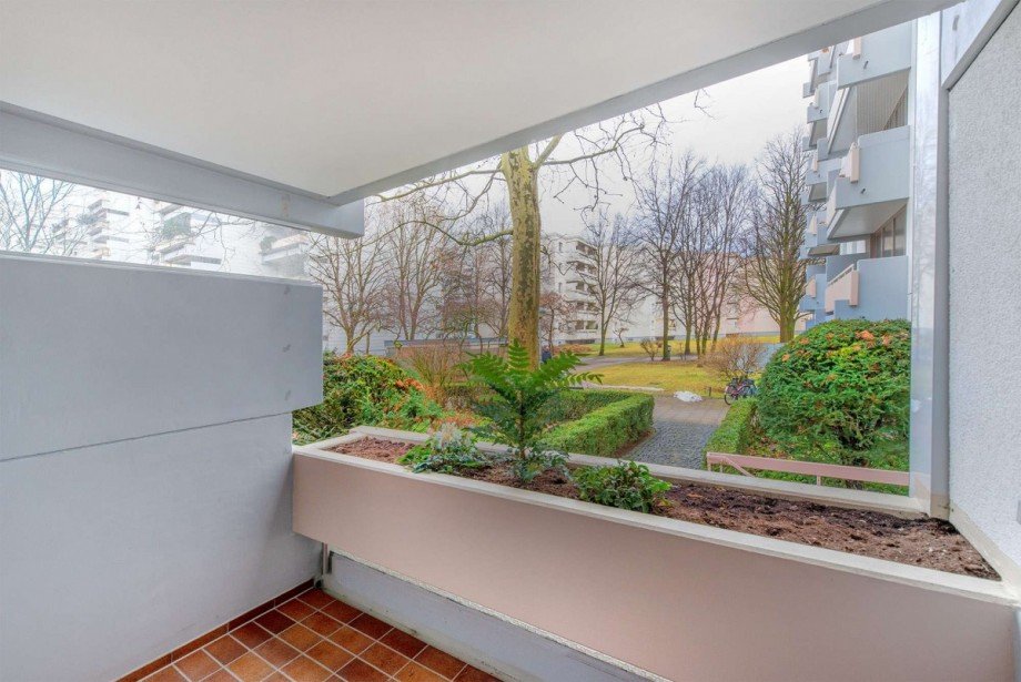 SchlafZi-Balkon nach Nord-Ost Erdgeschosswohnung M�nchen