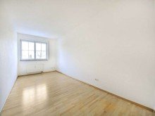 Kinderzimmer Hochwertige 3,5-Zimmer Wohnung in Englschalking mit EBK und gro�em Balkon!