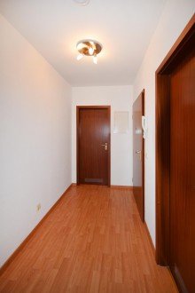 Diele & Abstellraum Charmantes 1-Zimmer-Dachterrassen-Apartement, Hochbett-Potenzial & TG-Stellplatz inklusive
