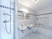 Masterbad Hochwertige 3,5-Zimmer Wohnung in Englschalking mit EBK und gro�em Balkon!