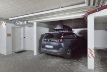 XXL TG-Stellplatz Stilvolles Wohnen: Exklusive 4-Zimmer-Wohnung mit hochwertiger Einbauk�che in M�nchen-Alt Solln