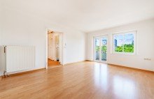 Wohnzimmer 2-Zimmer-Wohnung in modernisierter Wohnanlage, ideal zur Eigennutzung oder als Kapitalanlage