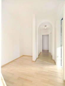 Flurbereich mit Garderobe Hochwertige 3,5-Zimmer Wohnung in Englschalking mit EBK und gro�em Balkon!