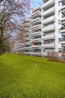 Ansicht S�d-West 2-Zimmer-Wohnung in ruhiger und gepflegter Wohnanlage + Attraktiver Grundriss + Duplexparker