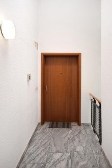 Treppenhaus Charmantes 1-Zimmer-Dachterrassen-Apartement, Hochbett-Potenzial & TG-Stellplatz inklusive