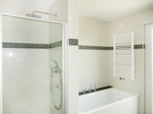 mit Badewanne & Dusche Wohnen in Bogenhausen / Oberf�hring: 4-Zimmer-Wohnung mit Balkon - ideal f�r Familien