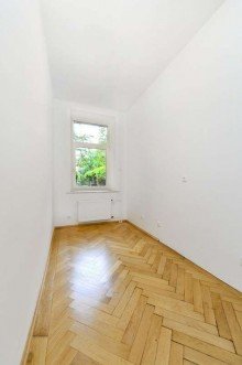 K�che mit Blick ins Gr�ne Maxvorstadt! 4 Zi. B�ro im repr�sentativen Altbau, frisch renoviert!