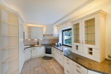 Voll ausgestattete Einbauk�che Exklusives Einfamilienhaus in M�nchen-Gro�hadern - Perfekt f�r Familien mit zus�tzlichem Platzbedarf