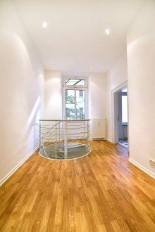  Viel Raum f�r kreative K�pfe! B�ro-/Praxis auf 2 Etagen + 3 x TG Stellplatz!!