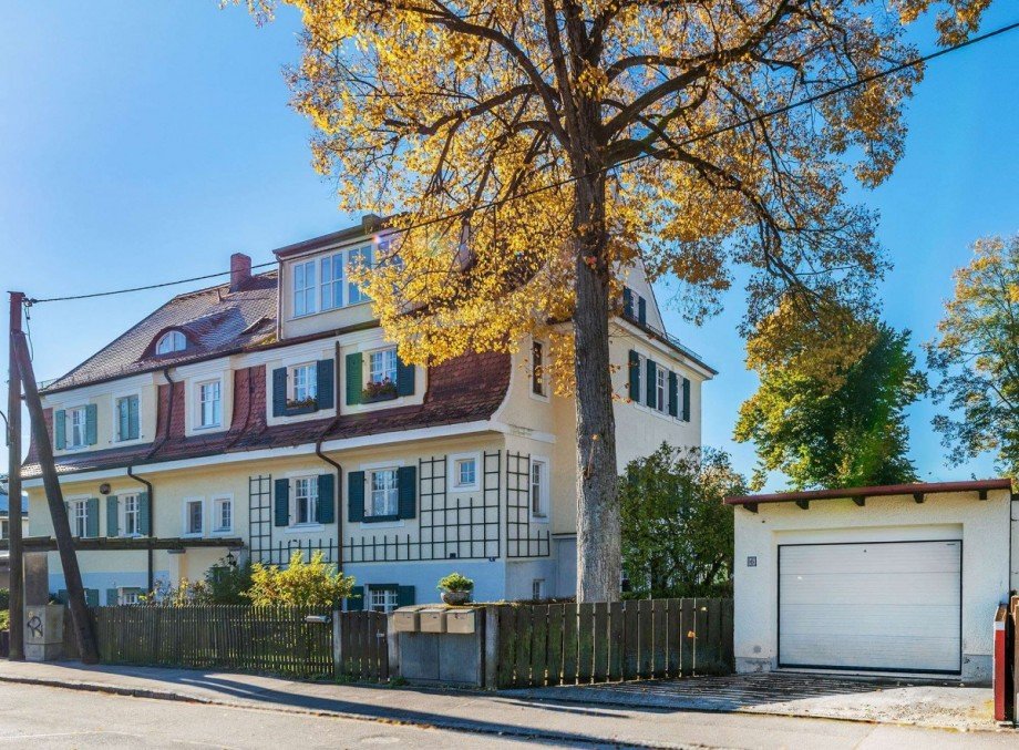 Nord-Ansicht Doppelhaush�lfte Stockdorf