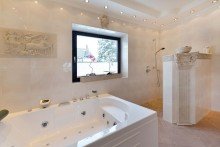 mit ebenerdiger Dusche Exklusives Einfamilienhaus in M�nchen-Gro�hadern - Perfekt f�r Familien mit zus�tzlichem Platzbedarf