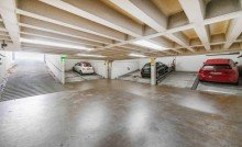 Tiefgarage Modernisierte 2-Zimmer-Wohnung mit gehobener Ausstattung und Top-Lage direkt am Englischen Garten