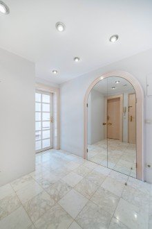 Diele Modernisierte 2-Zimmer-Wohnung mit gehobener Ausstattung und Top-Lage direkt am Englischen Garten