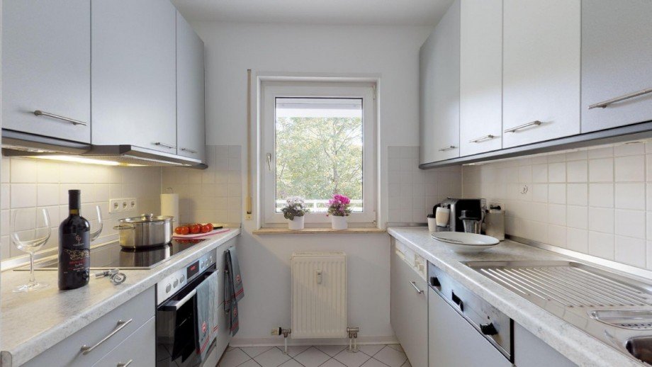 K�che mit Blick ins Gr�ne Wohnung M�nchen