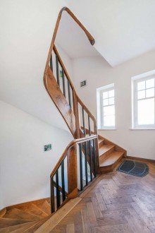 Treppenhaus RARIT�T IM W�RMTAL - denkmalgesch�tze DHH in begehrter Lage - traumhaftes Grundst�ck - Denkmal-AfA