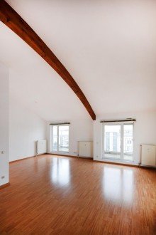 Wohnen mit Wow-Faktor Charmantes 1-Zimmer-Dachterrassen-Apartement, Hochbett-Potenzial & TG-Stellplatz inklusive