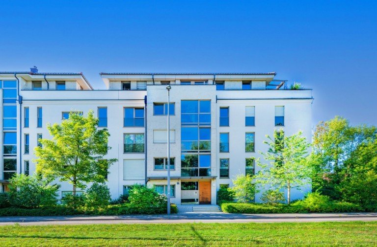 Au�enansicht M�nchen Etagenwohnung Wohnen in Bogenhausen / Oberf�hring: 4-Zimmer-Wohnung mit Balkon - ideal f�r Familien