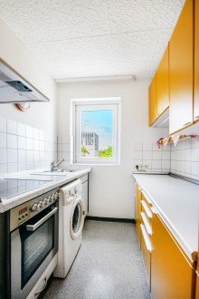 K�che mit Fenster 2-Zimmer-Wohnung in modernisierter Wohnanlage, ideal zur Eigennutzung oder als Kapitalanlage