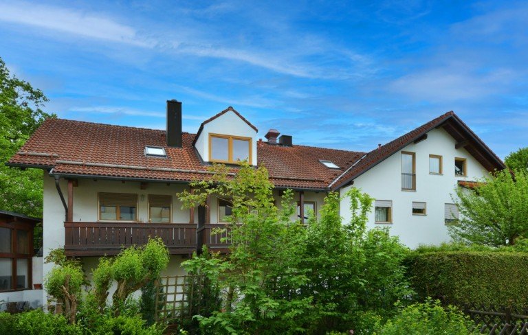 Gepflegte WEG Puchheim Maisonettewohnung Charmante 4-Zimmer-Maisonettewohnung mit attraktivem Grundriss, ideal f�r junge Familien.