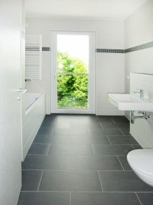 Badezimmer Wohnen in Bogenhausen / Oberf�hring: 4-Zimmer-Wohnung mit Balkon - ideal f�r Familien