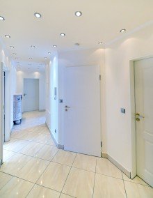 Flur im EG Exklusives Einfamilienhaus in M�nchen-Gro�hadern - Perfekt f�r Familien mit zus�tzlichem Platzbedarf
