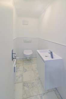 modernisiertes WC Modernisierte 2-Zimmer-Wohnung mit gehobener Ausstattung und Top-Lage direkt am Englischen Garten