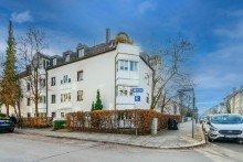 Au�enansicht 1 Modernisierte 2-Zimmer-Wohnung mit gehobener Ausstattung und Top-Lage direkt am Englischen Garten